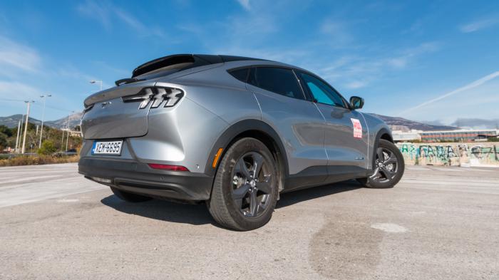 Premium εσωτερικό και extra χώρος αποσκευών για τη Ford Mustang Mach-E